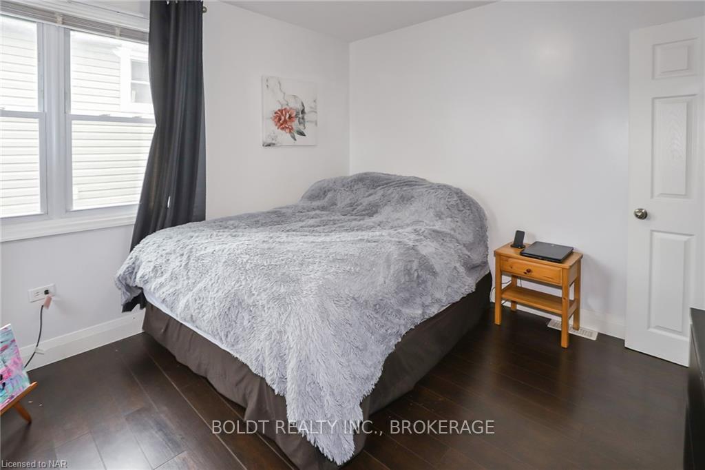 Photo 8 of 24 Prestwick Avenue, St. Catharines, Oakdale — HOMEH