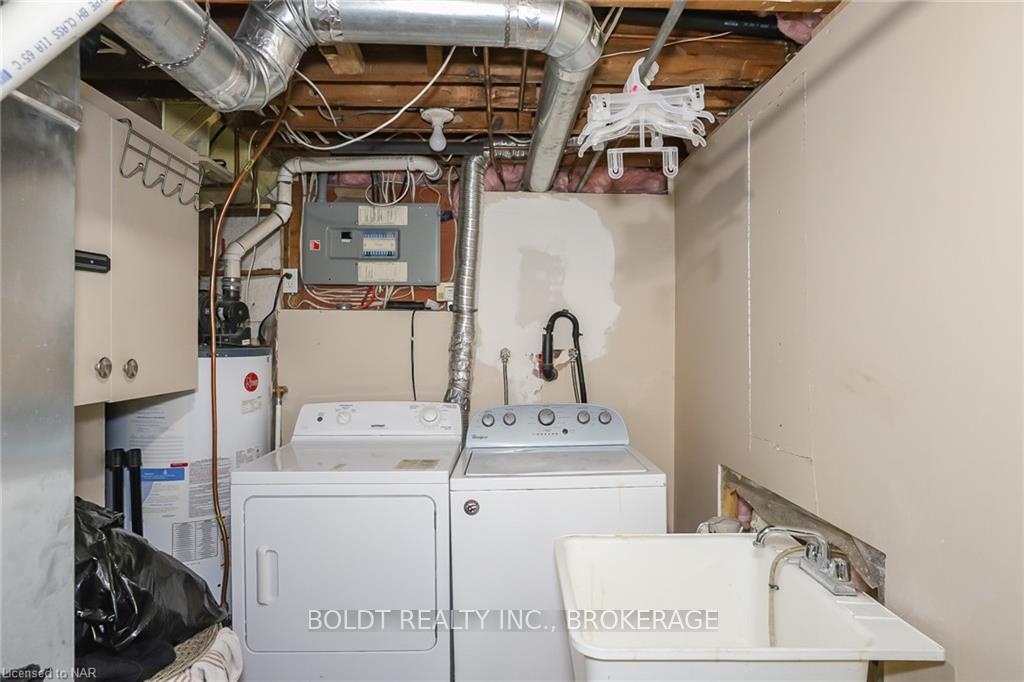 Photo 11 of 24 Prestwick Avenue, St. Catharines, Oakdale — HOMEH