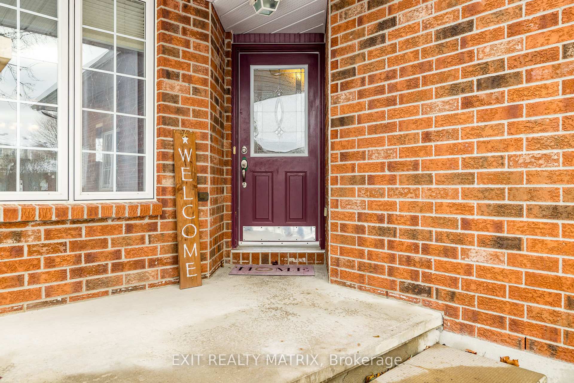 Photo 4 of 125 Whalings Circle N, Ottawa, Stittsville (Central) — HOMEH