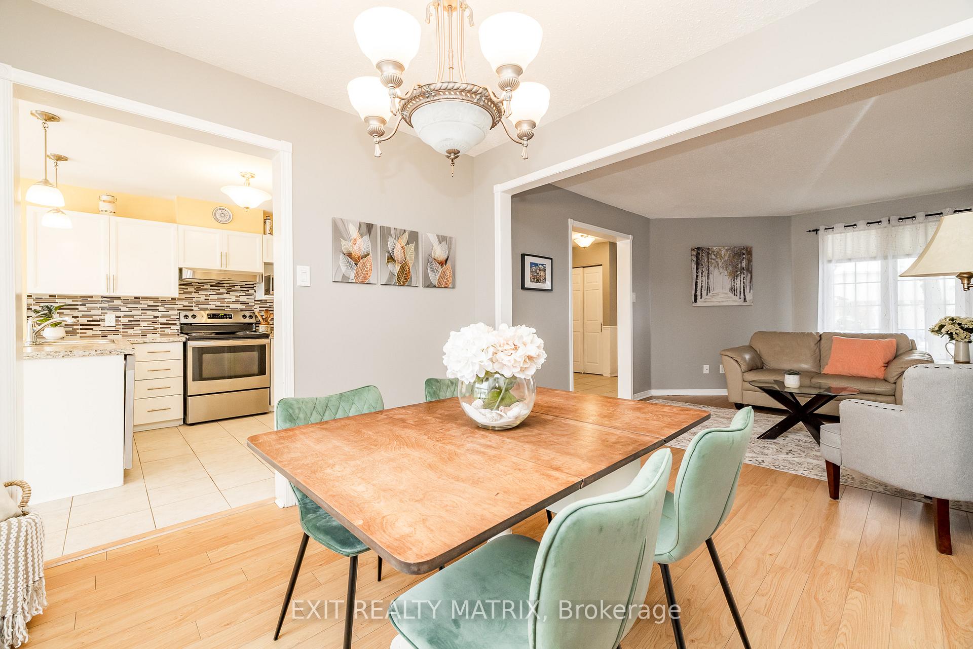 Photo 14 of 125 Whalings Circle N, Ottawa, Stittsville (Central) — HOMEH