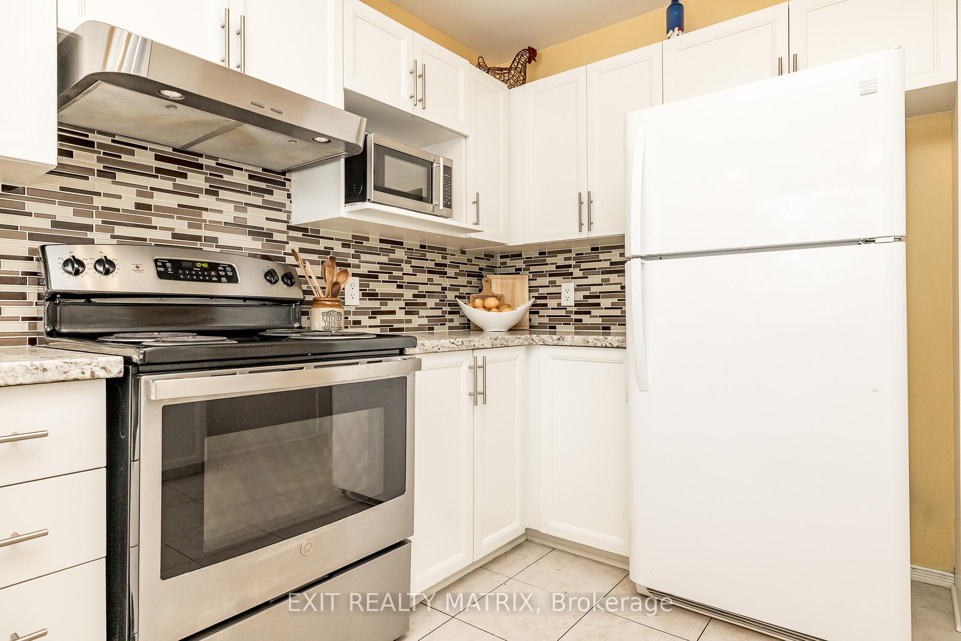 Photo 17 of 125 Whalings Circle N, Ottawa, Stittsville (Central) — HOMEH