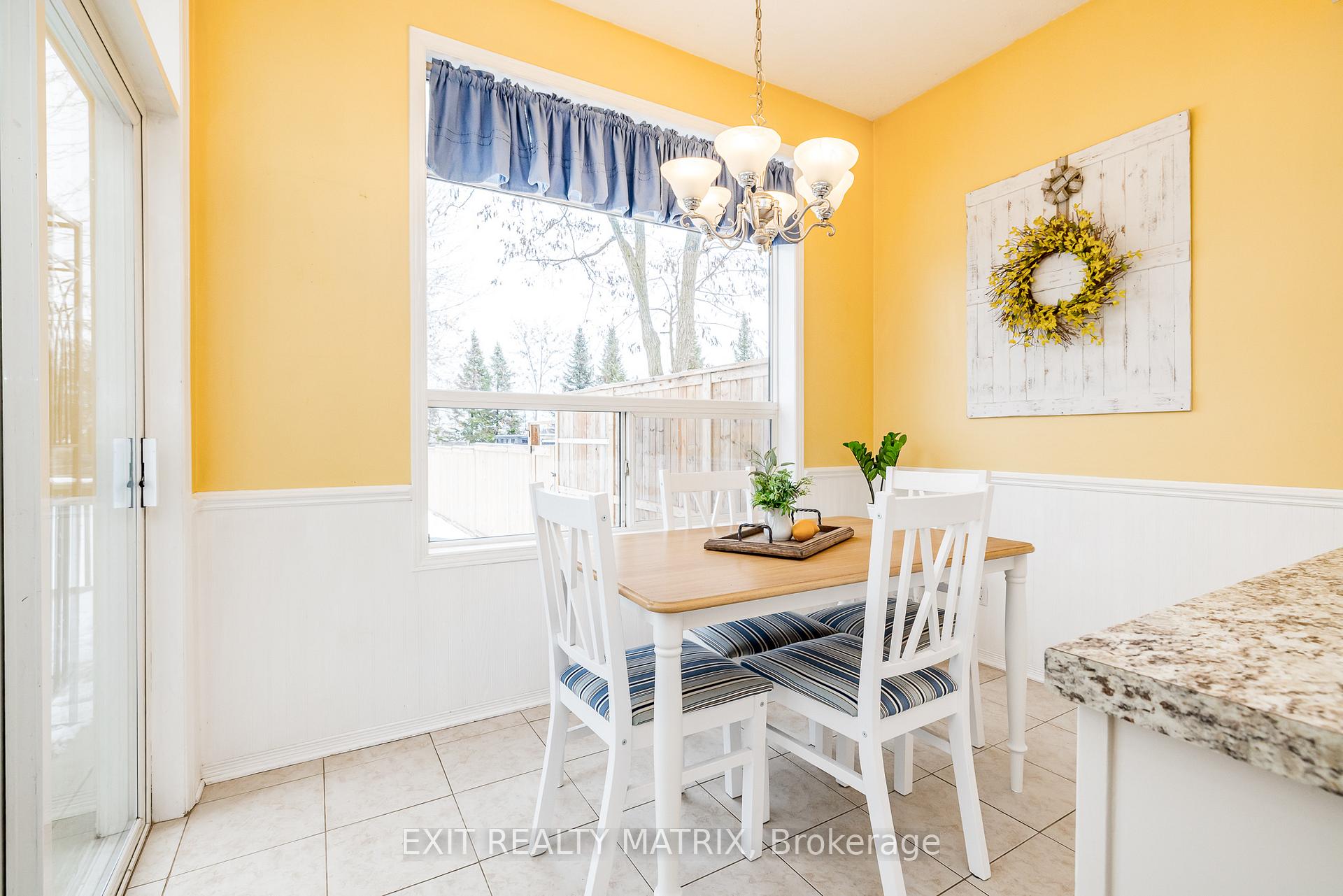 Photo 20 of 125 Whalings Circle N, Ottawa, Stittsville (Central) — HOMEH