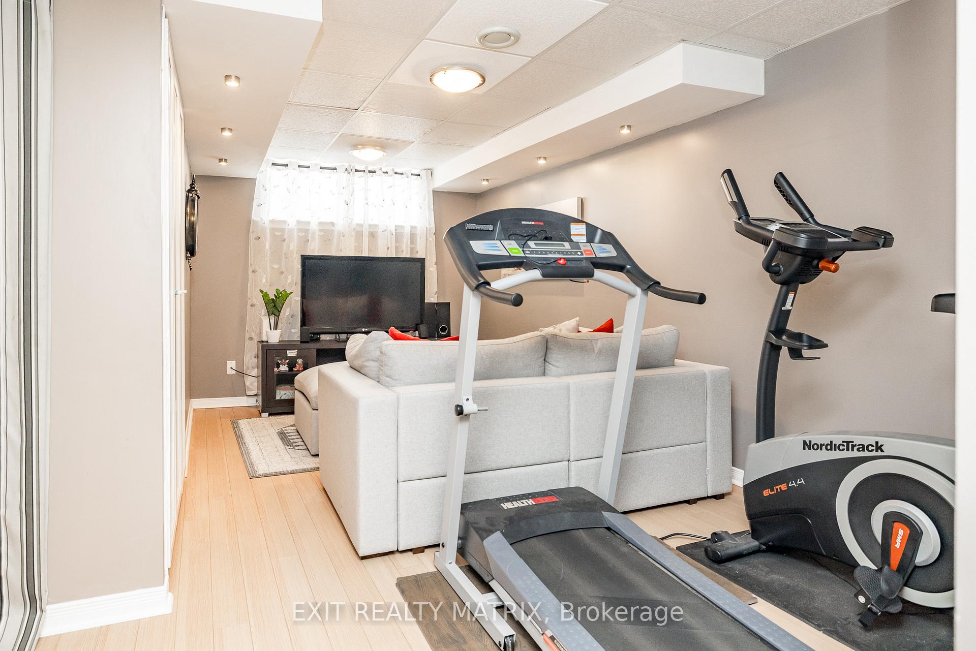 Photo 35 of 125 Whalings Circle N, Ottawa, Stittsville (Central) — HOMEH