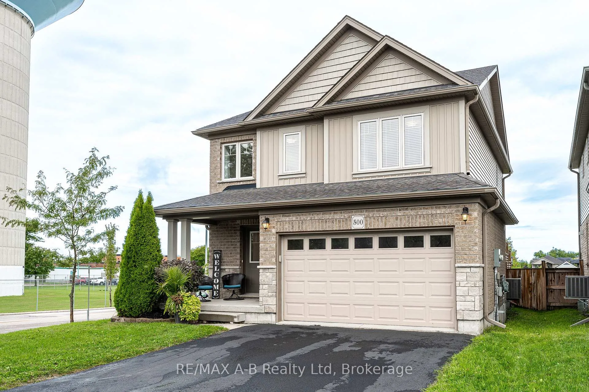 Photo 1 of 500 Forman Avenue, Stratford — HOMEH