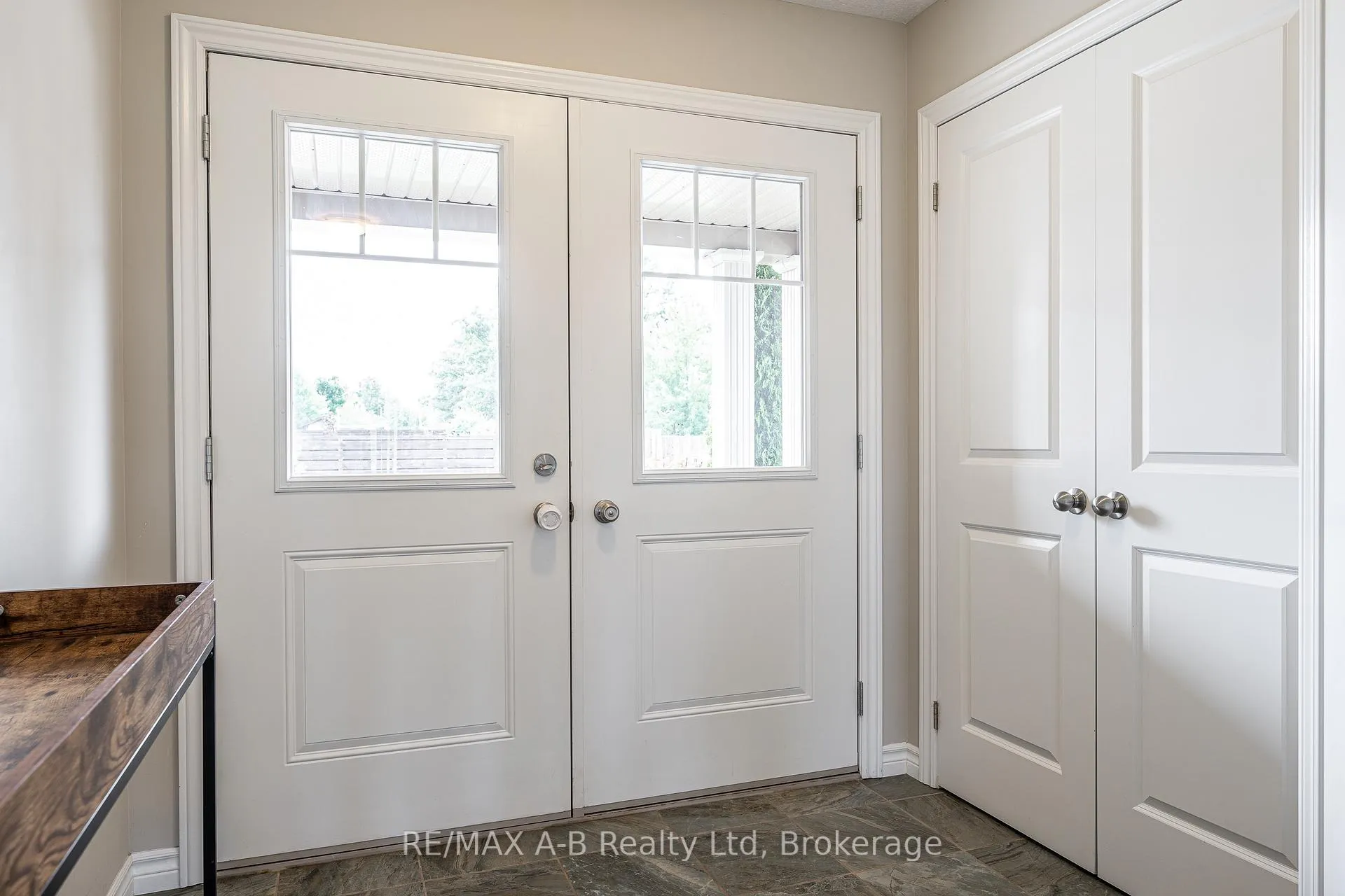 Photo 6 of 500 Forman Avenue, Stratford — HOMEH