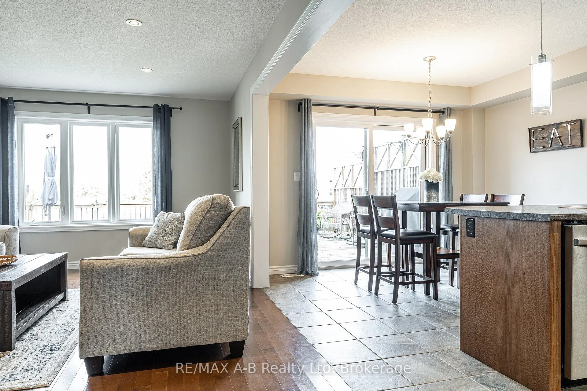 Photo 9 of 500 Forman Avenue, Stratford — HOMEH