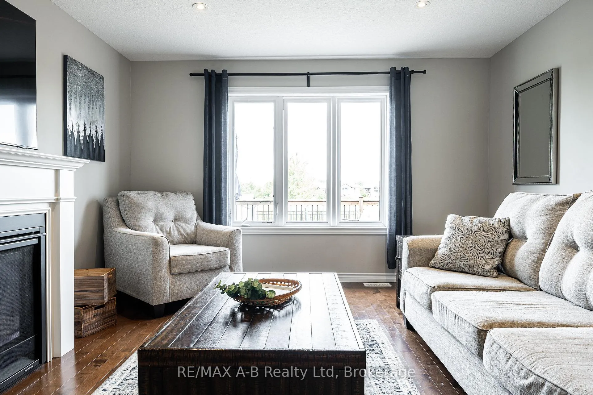 Photo 15 of 500 Forman Avenue, Stratford — HOMEH