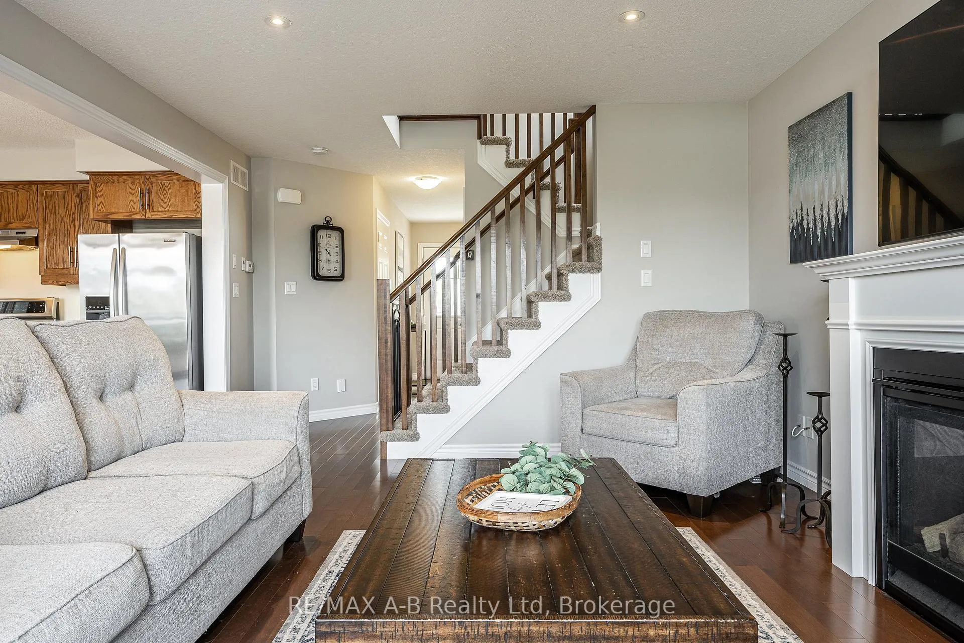 Photo 17 of 500 Forman Avenue, Stratford — HOMEH