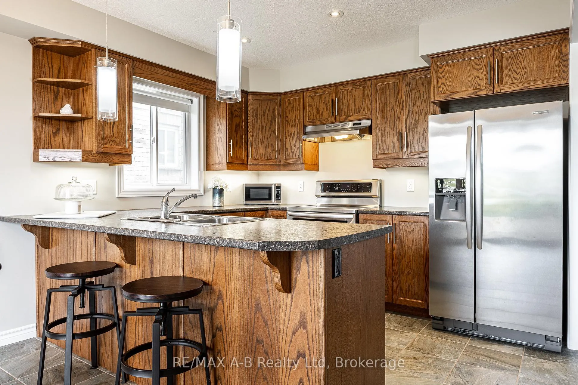 Photo 20 of 500 Forman Avenue, Stratford — HOMEH