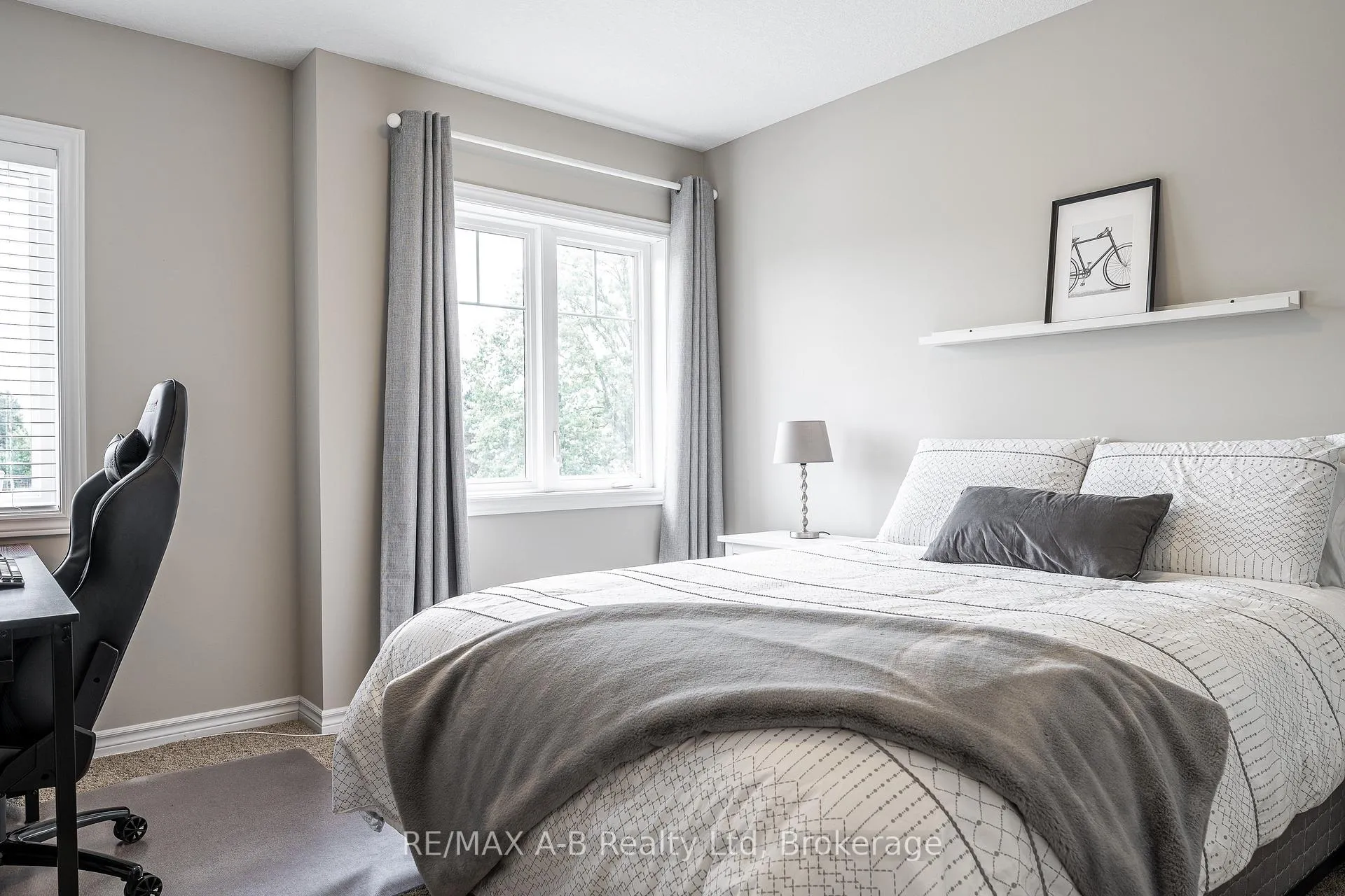 Photo 24 of 500 Forman Avenue, Stratford — HOMEH
