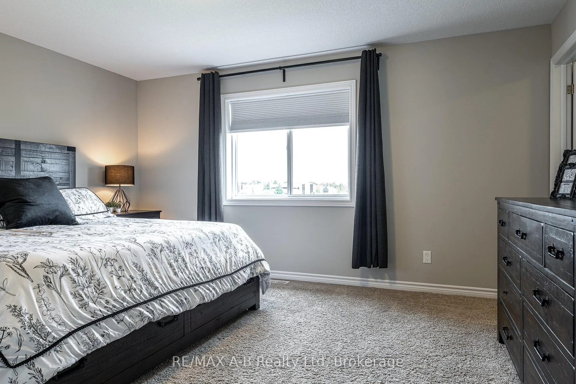 Photo 33 of 500 Forman Avenue, Stratford — HOMEH