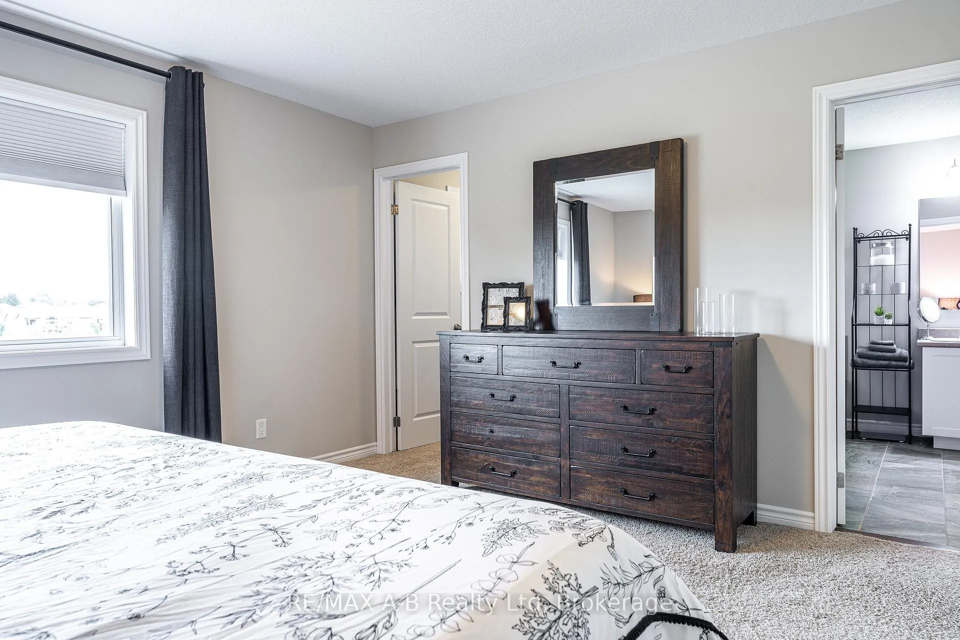 Photo 34 of 500 Forman Avenue, Stratford — HOMEH