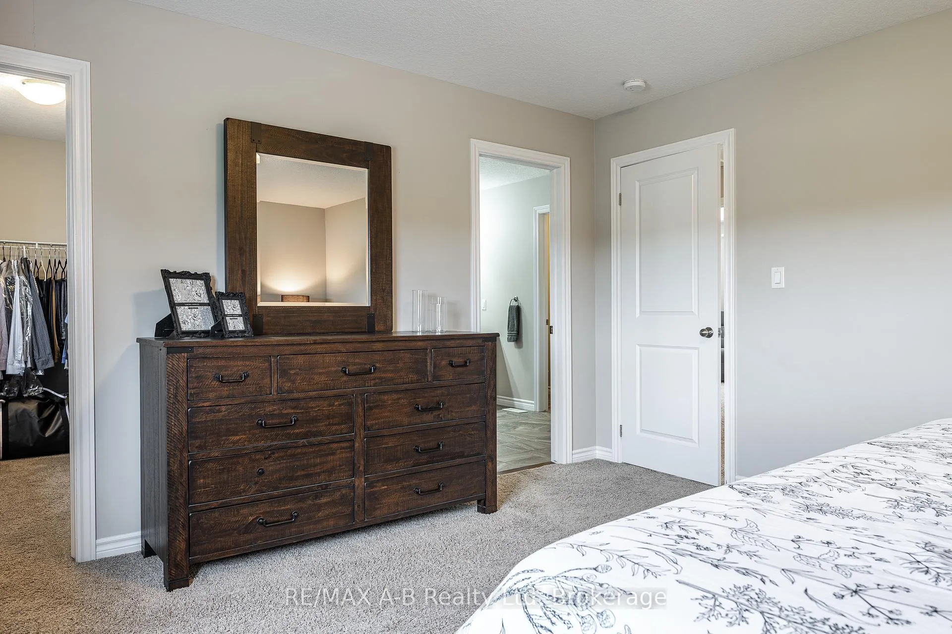 Photo 35 of 500 Forman Avenue, Stratford — HOMEH
