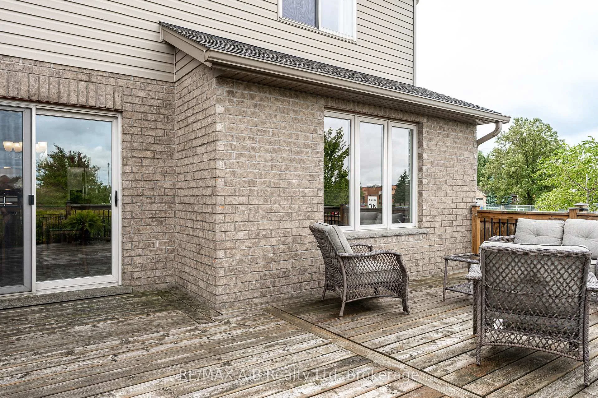 Photo 39 of 500 Forman Avenue, Stratford — HOMEH