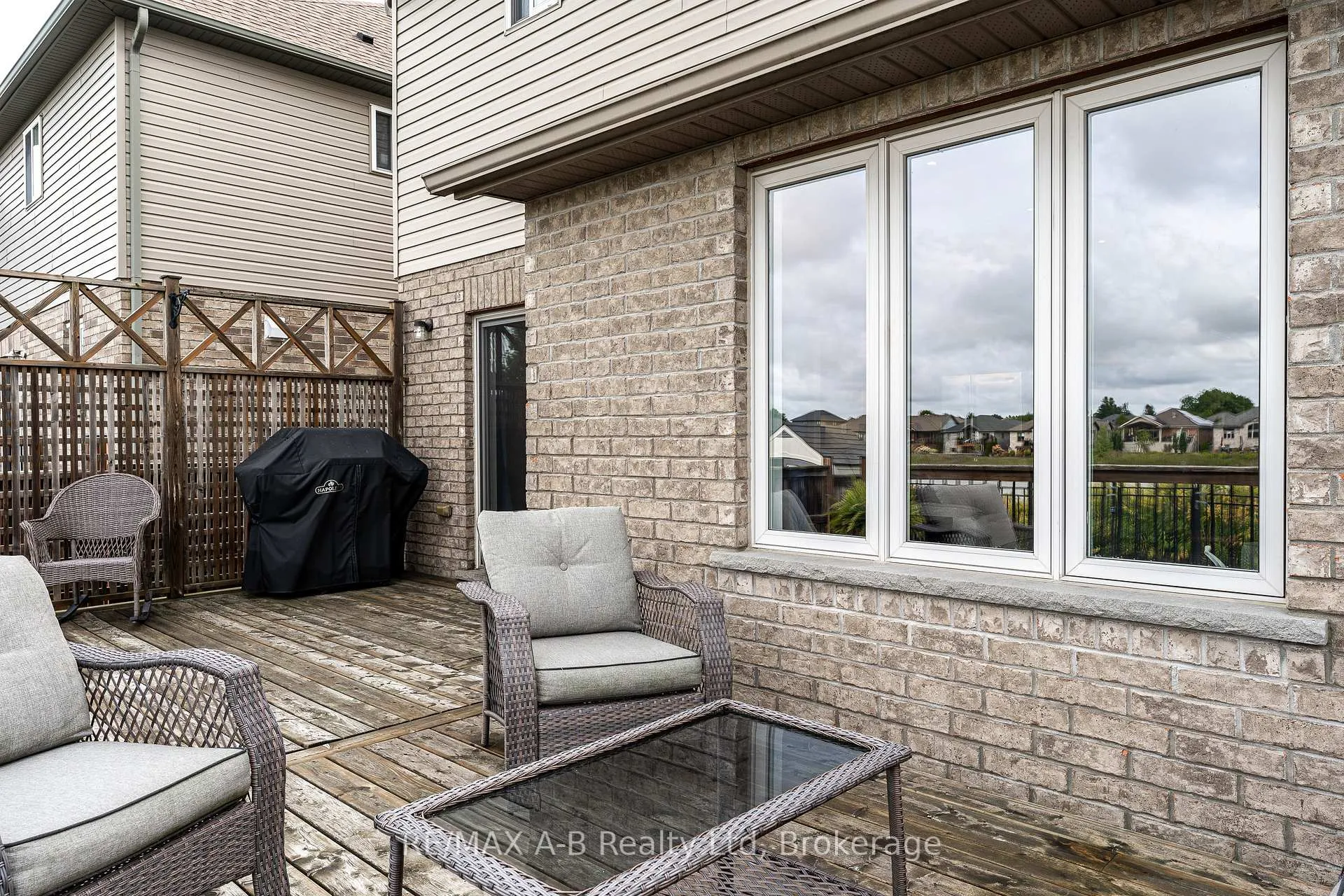 Photo 40 of 500 Forman Avenue, Stratford — HOMEH