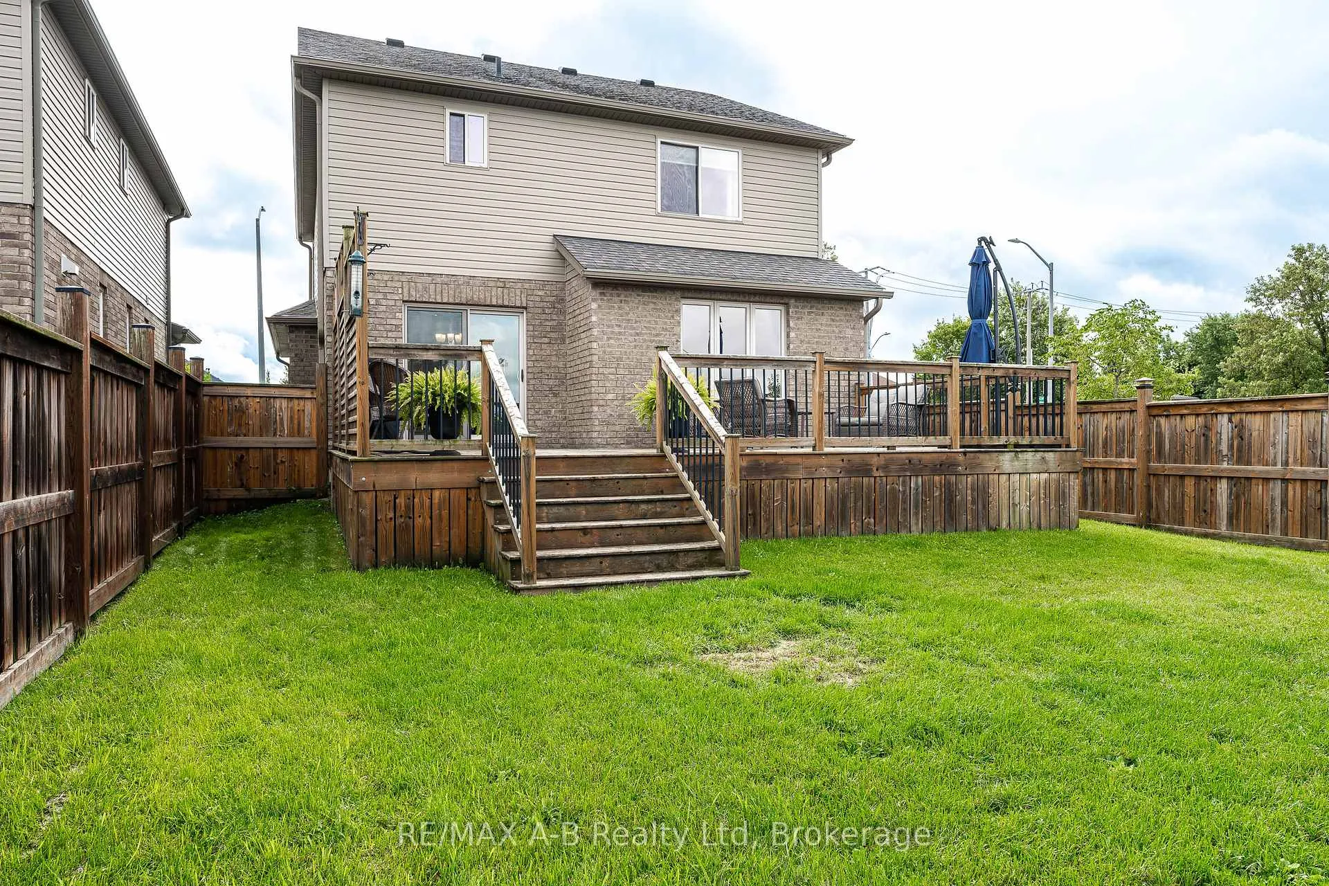 Photo 43 of 500 Forman Avenue, Stratford — HOMEH