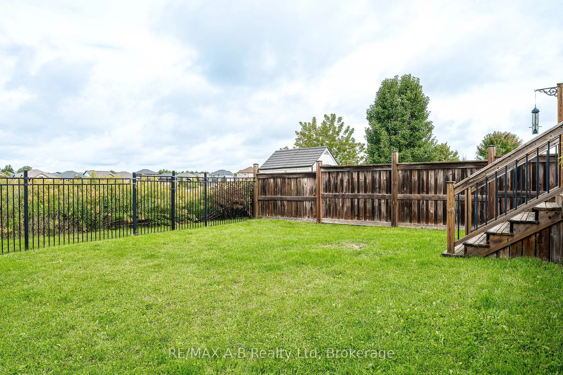 Photo 45 of 500 Forman Avenue, Stratford — HOMEH