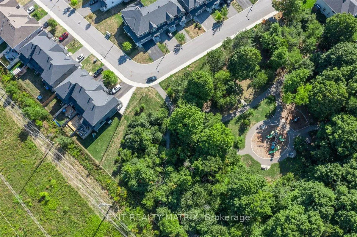 Photo 3 of 641 Putney Crescent, Ottawa, Stittsville (South) — HOMEH