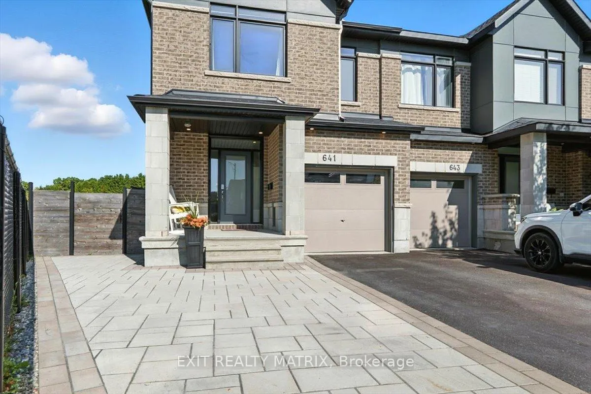 Photo 4 of 641 Putney Crescent, Ottawa, Stittsville (South) — HOMEH