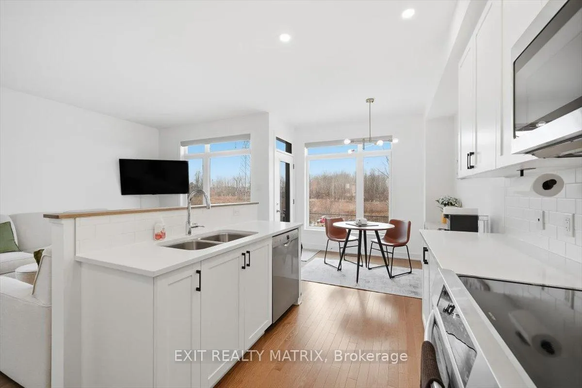 Photo 8 of 641 Putney Crescent, Ottawa, Stittsville (South) — HOMEH
