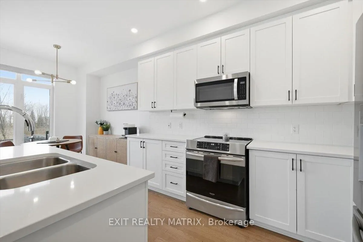 Photo 10 of 641 Putney Crescent, Ottawa, Stittsville (South) — HOMEH