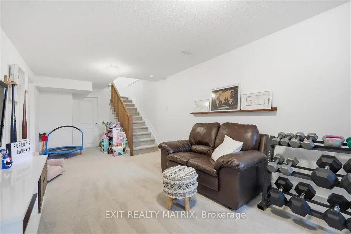 Photo 31 of 641 Putney Crescent, Ottawa, Stittsville (South) — HOMEH