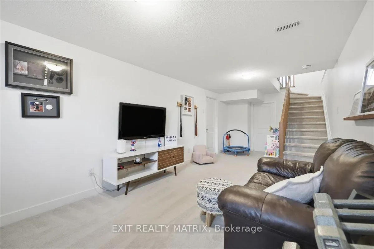 Photo 32 of 641 Putney Crescent, Ottawa, Stittsville (South) — HOMEH