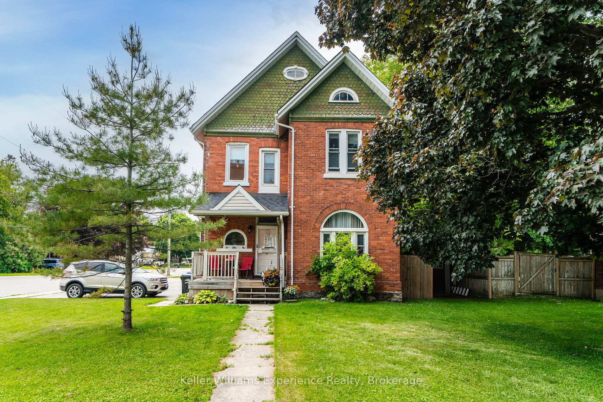 Photo 1 of 20 Yonge Street S, Springwater, Elmvale — HOMEH