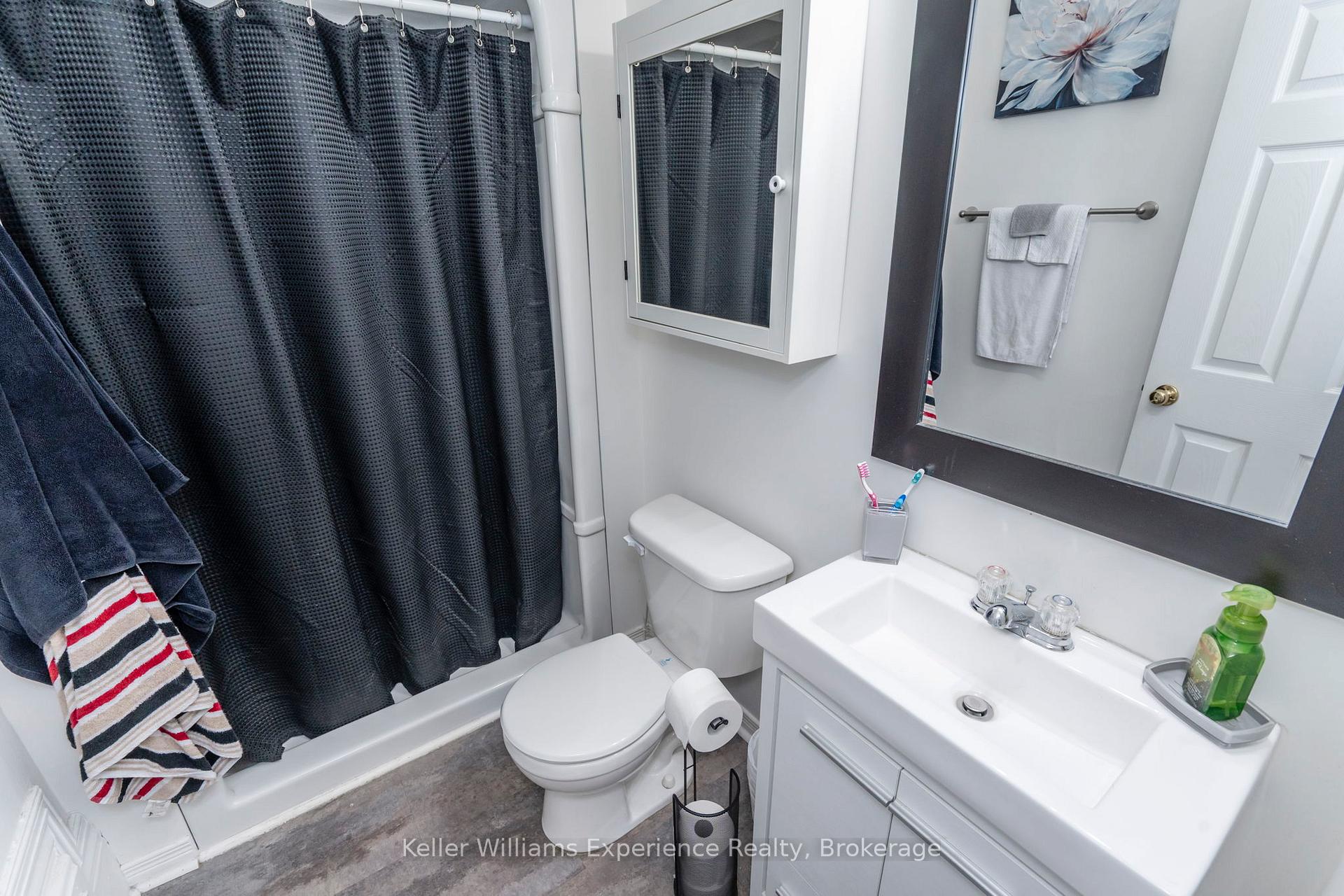 Photo 13 of 20 Yonge Street S, Springwater, Elmvale — HOMEH