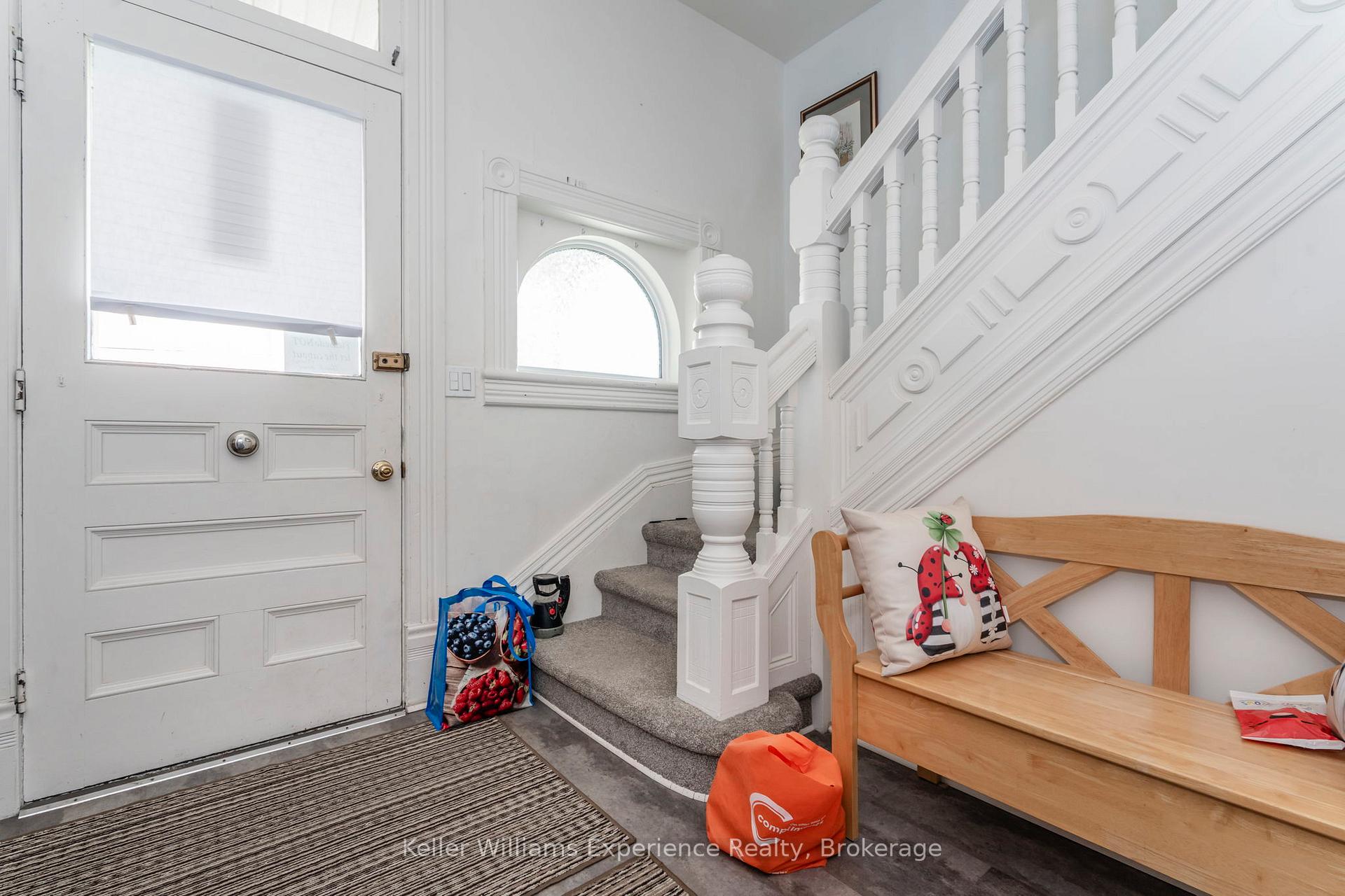 Photo 17 of 20 Yonge Street S, Springwater, Elmvale — HOMEH