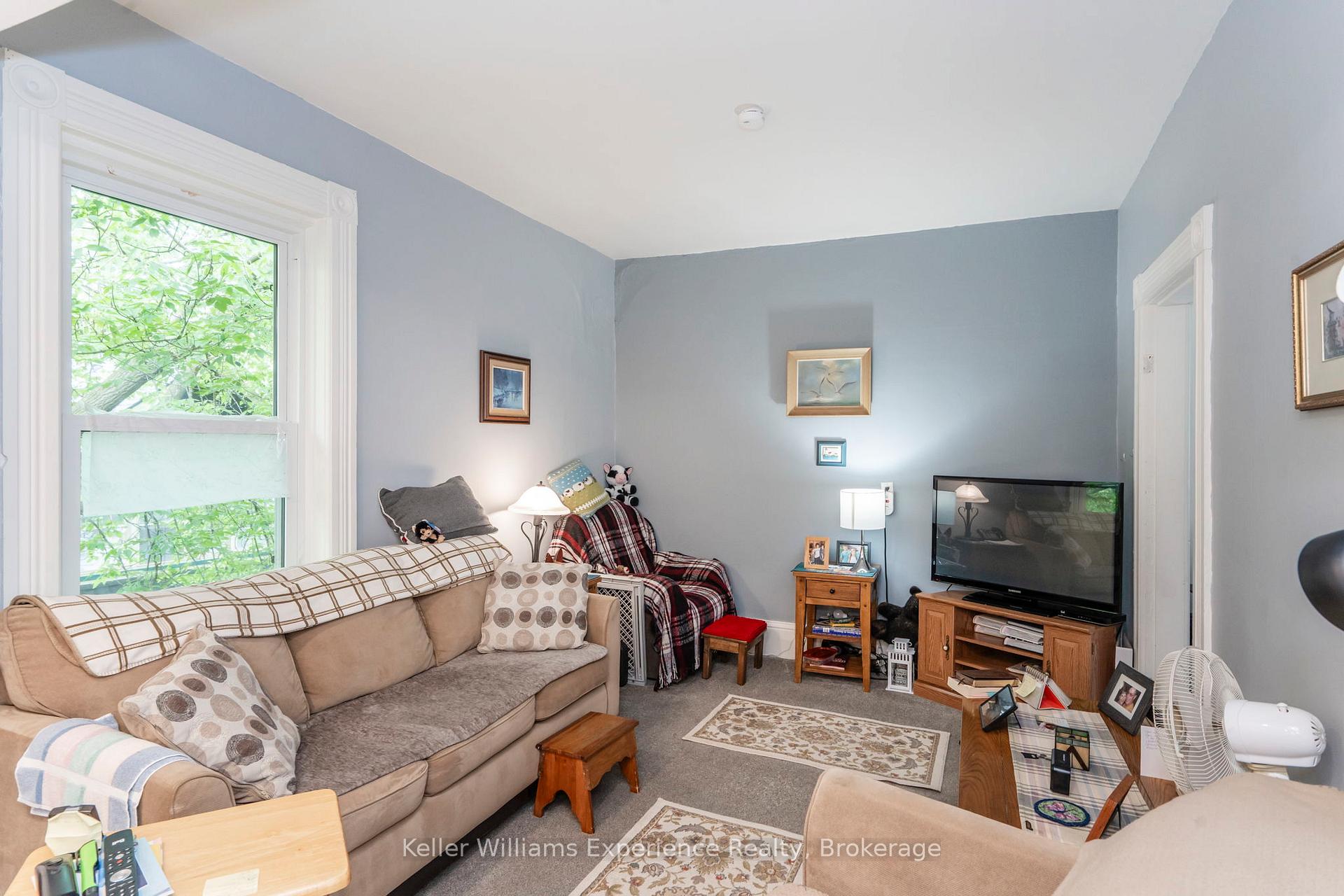 Photo 21 of 20 Yonge Street S, Springwater, Elmvale — HOMEH