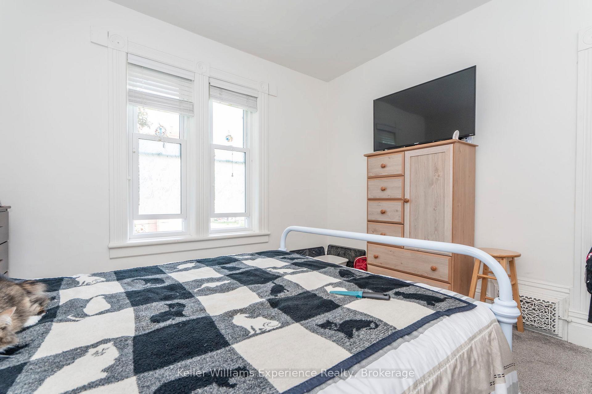 Photo 24 of 20 Yonge Street S, Springwater, Elmvale — HOMEH