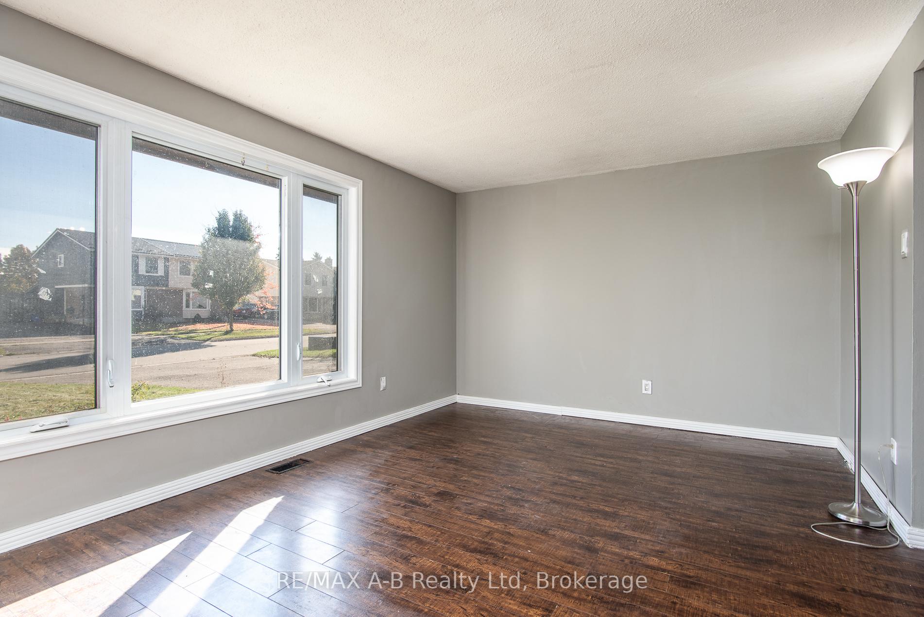 Photo 13 of 568 Devon Street, Stratford — HOMEH
