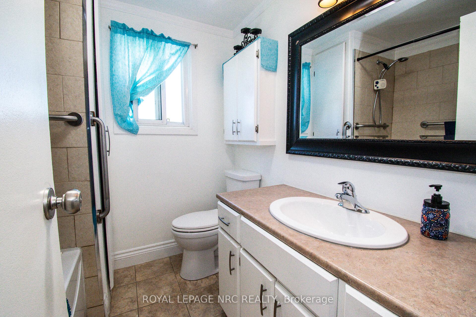 Photo 32 of 11 Exeter Drive, St. Catharines, Oakdale — HOMEH