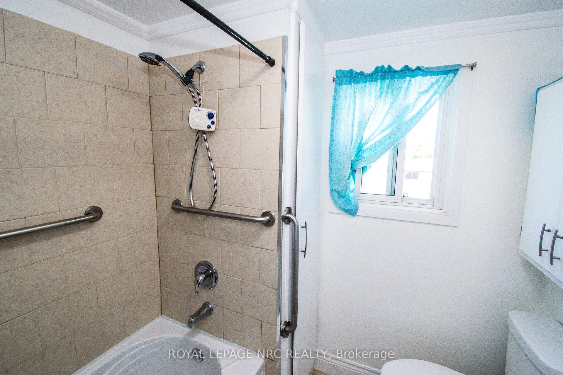 Photo 33 of 11 Exeter Drive, St. Catharines, Oakdale — HOMEH