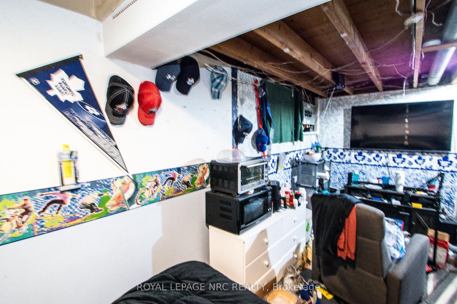 Photo 35 of 11 Exeter Drive, St. Catharines, Oakdale — HOMEH