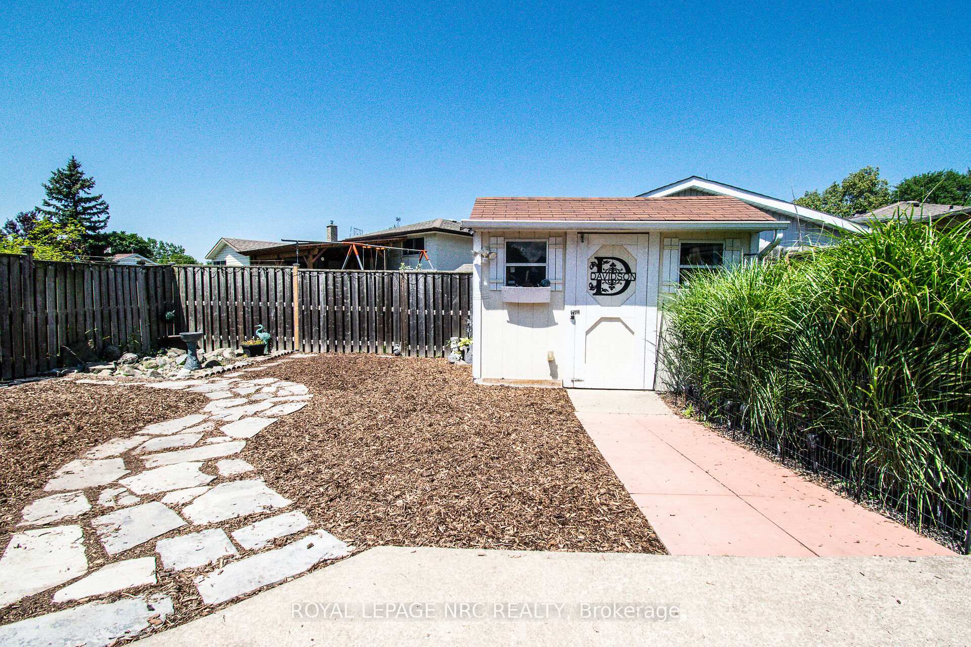Photo 45 of 11 Exeter Drive, St. Catharines, Oakdale — HOMEH