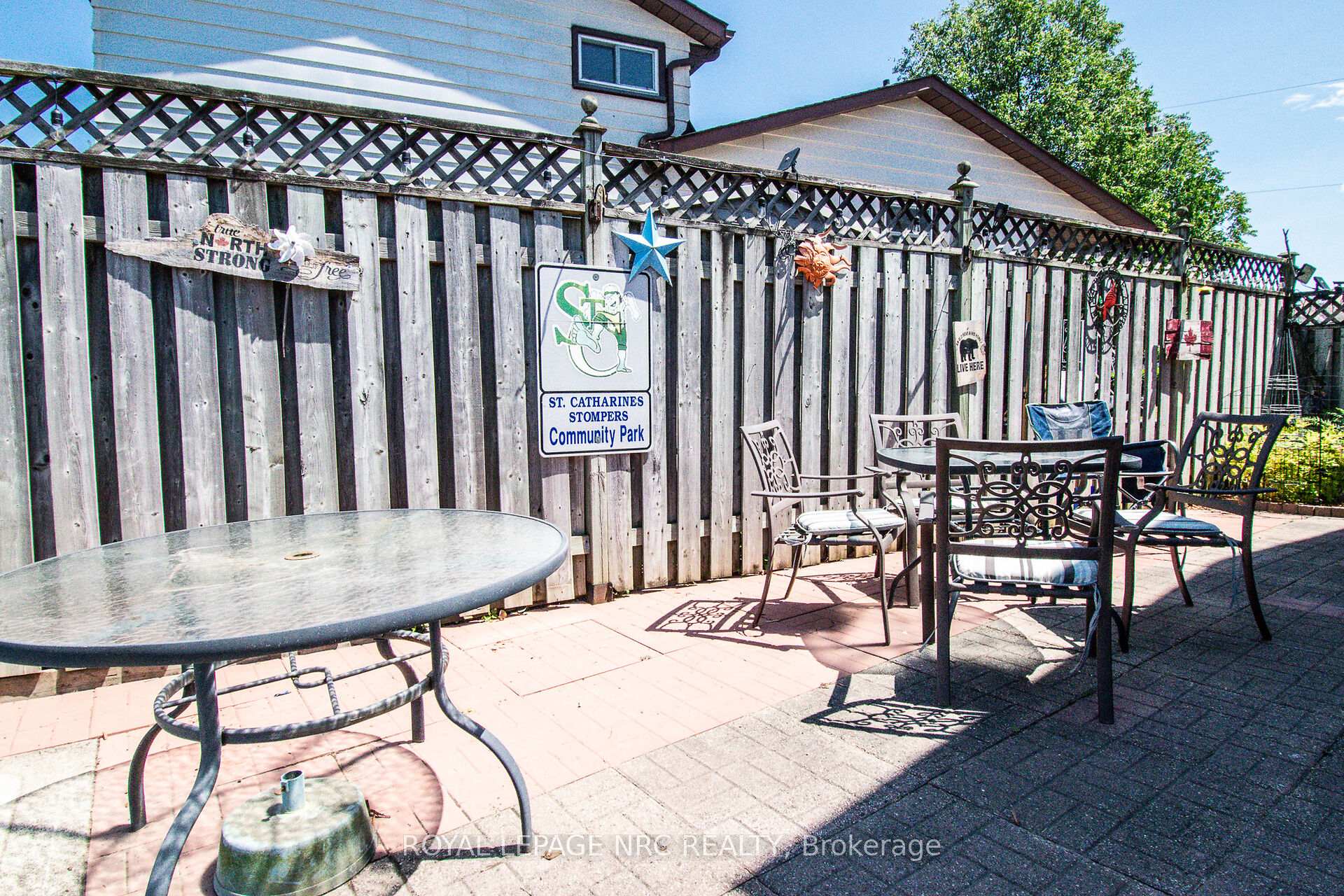 Photo 47 of 11 Exeter Drive, St. Catharines, Oakdale — HOMEH