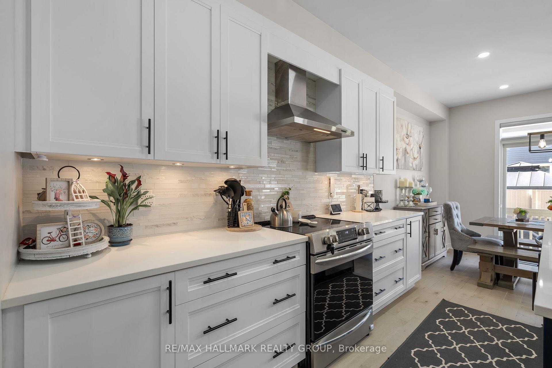 Photo 20 of 1015 Keeper Heights, Ottawa, Goulbourn Twp From Franktown Rd/South To Rideau — HOMEH