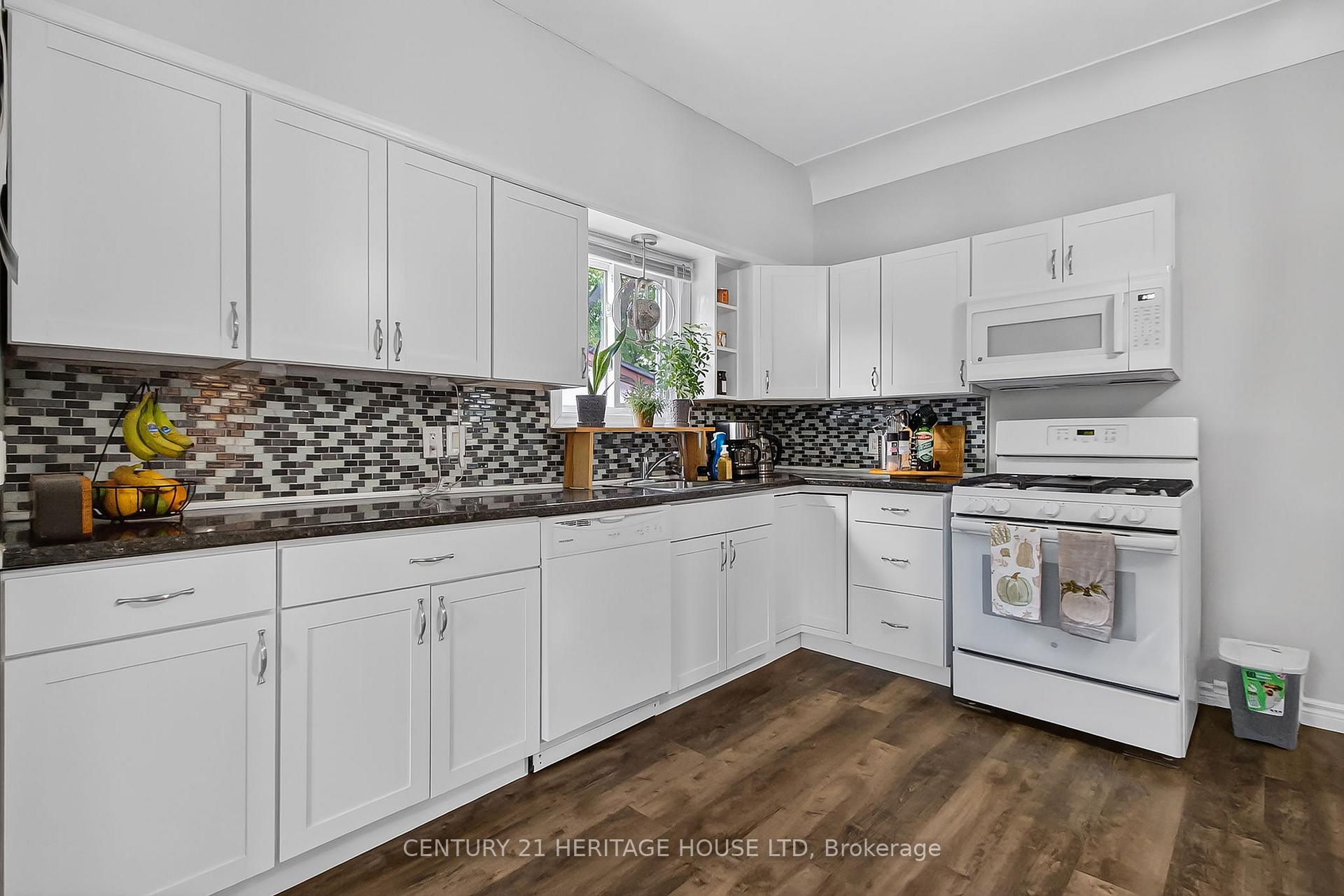 Photo 5 of 61 Regent Street S, St. Thomas — HOMEH