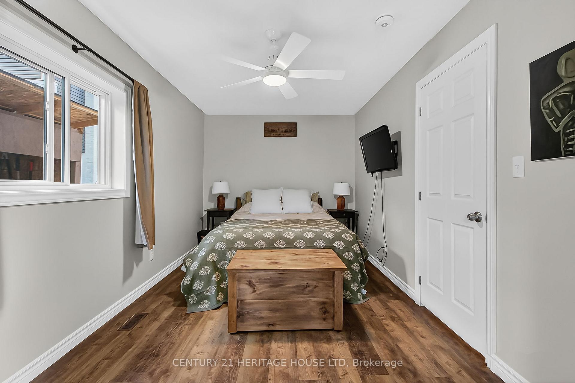 Photo 19 of 61 Regent Street S, St. Thomas — HOMEH