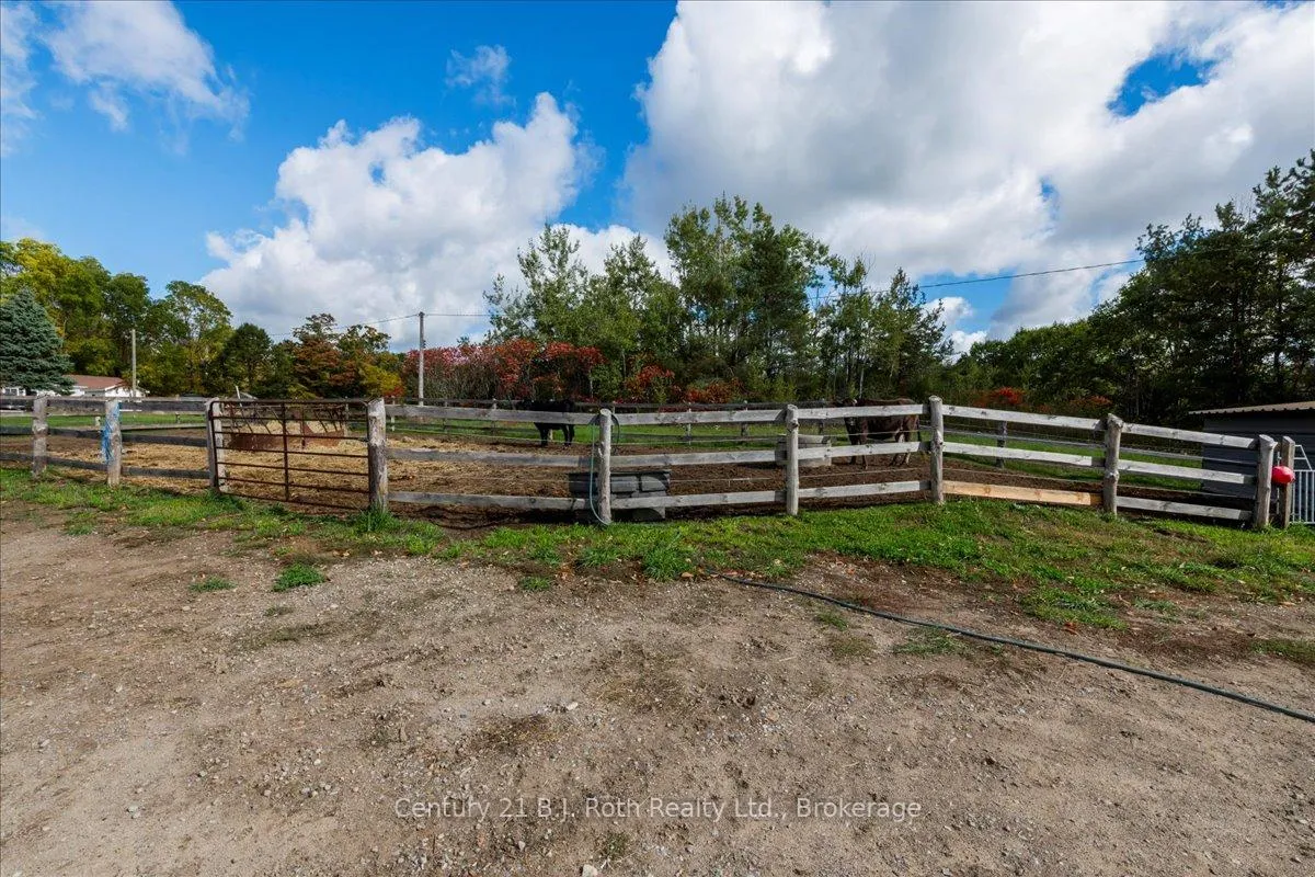 Photo 5 of 2286 Flos Ten Road E, Springwater, Rural Springwater — HOMEH
