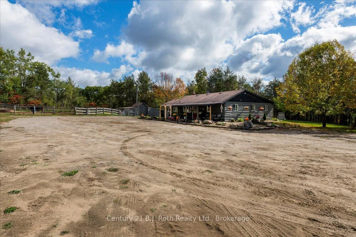 Photo 23 of 2286 Flos Ten Road E, Springwater, Rural Springwater — HOMEH
