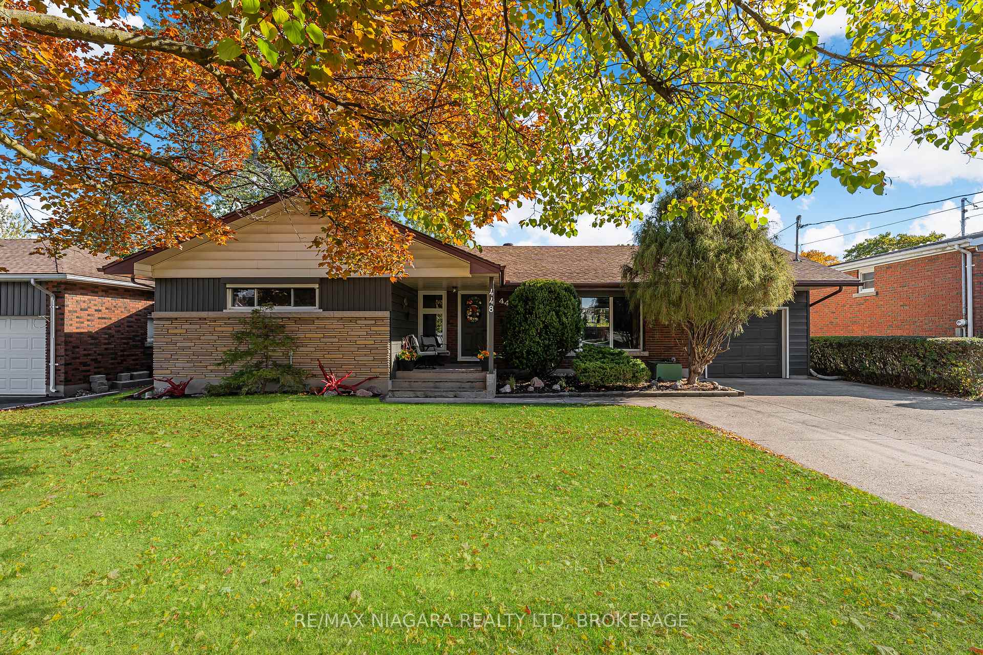 Photo 2 of 448 Bunting Road, St. Catharines, Carlton/Bunting — HOMEH