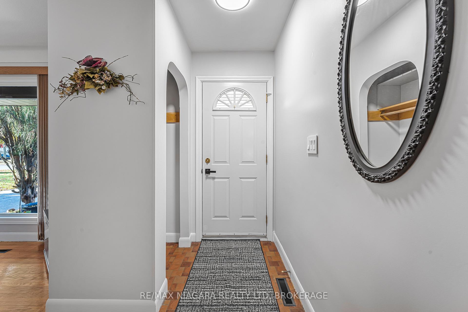 Photo 5 of 448 Bunting Road, St. Catharines, Carlton/Bunting — HOMEH
