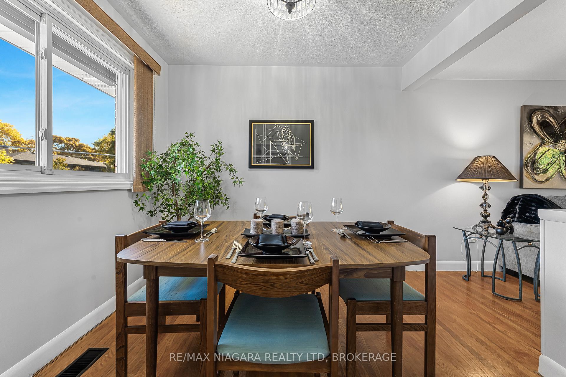 Photo 11 of 448 Bunting Road, St. Catharines, Carlton/Bunting — HOMEH