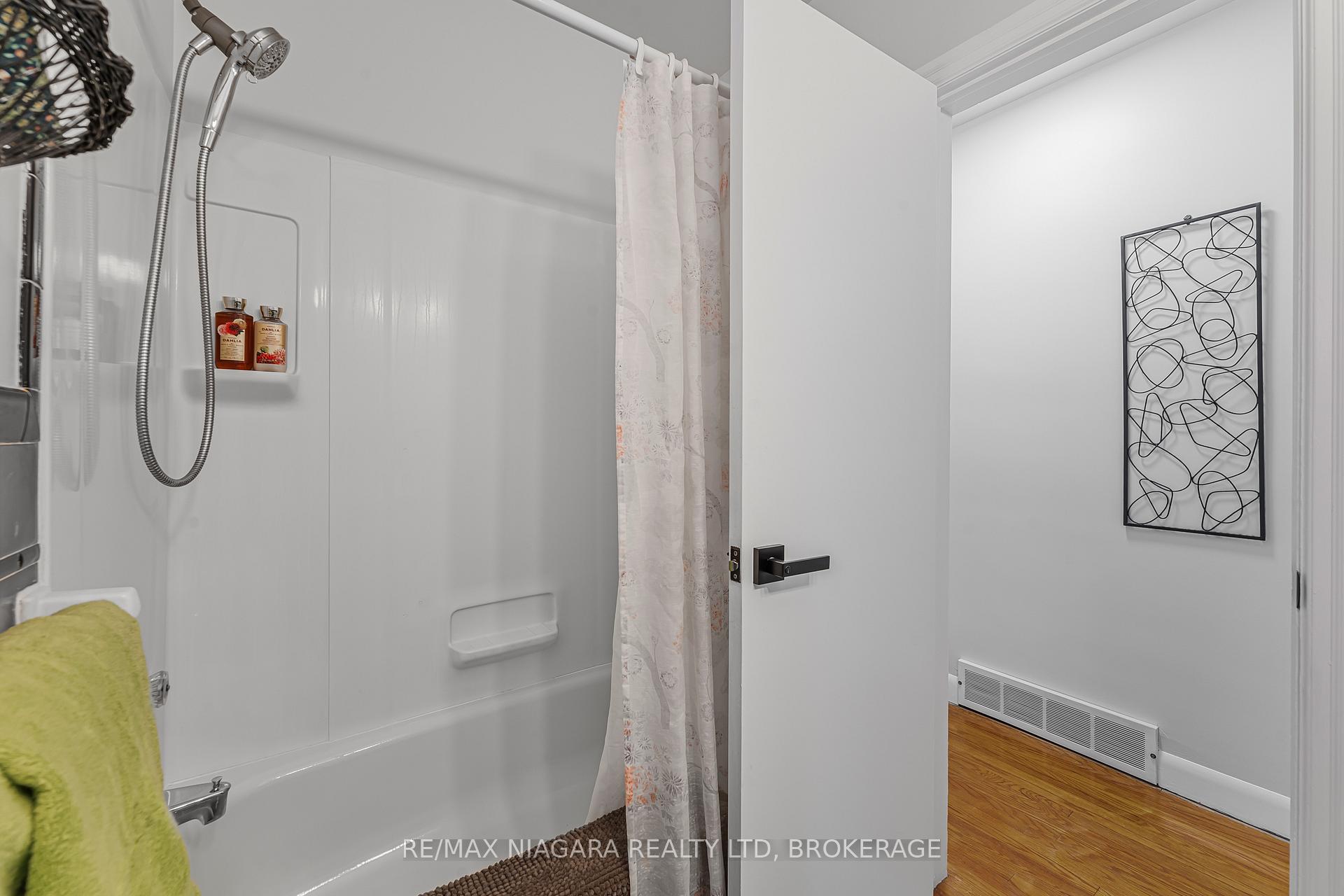 Photo 19 of 448 Bunting Road, St. Catharines, Carlton/Bunting — HOMEH