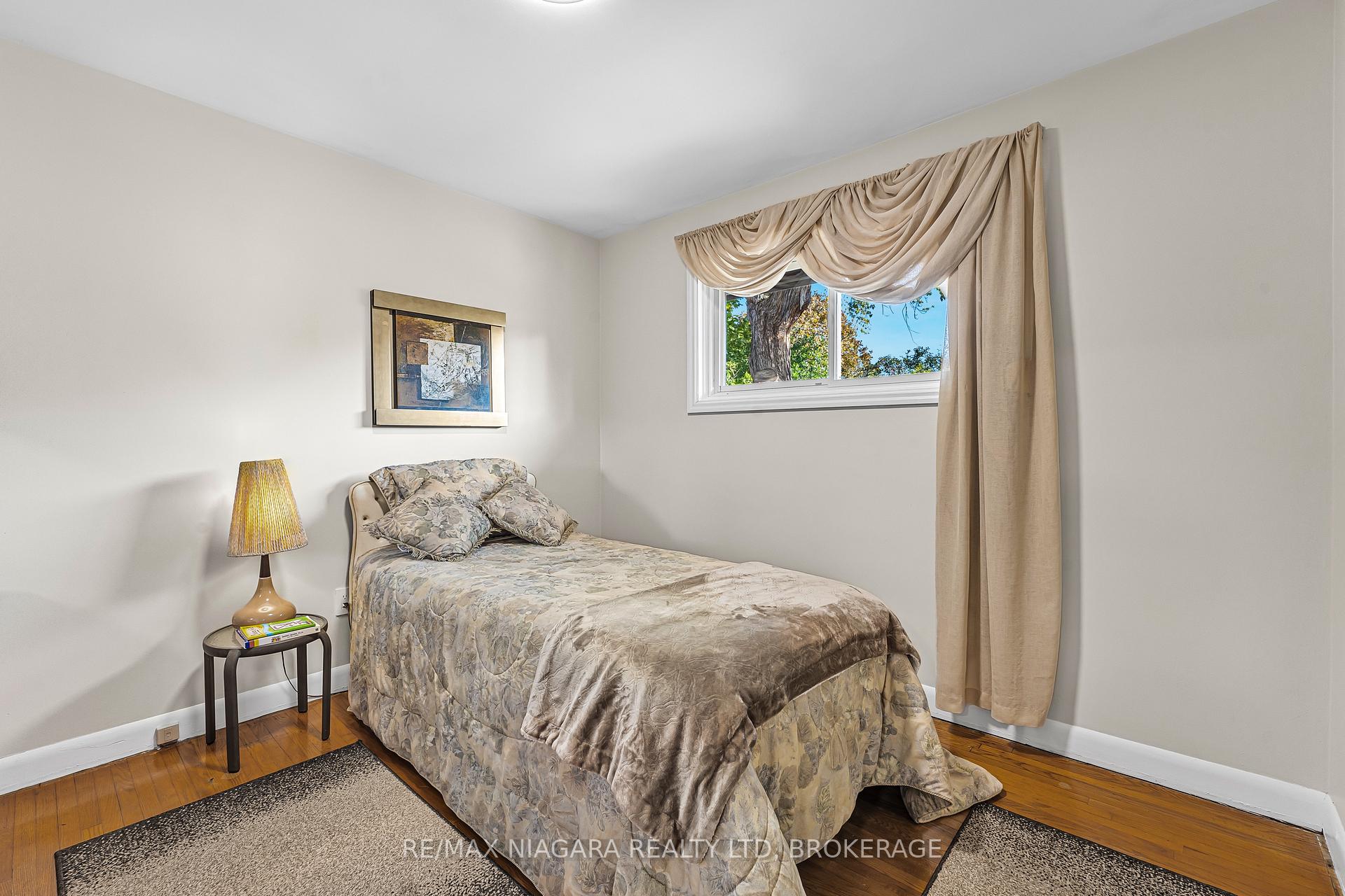 Photo 20 of 448 Bunting Road, St. Catharines, Carlton/Bunting — HOMEH