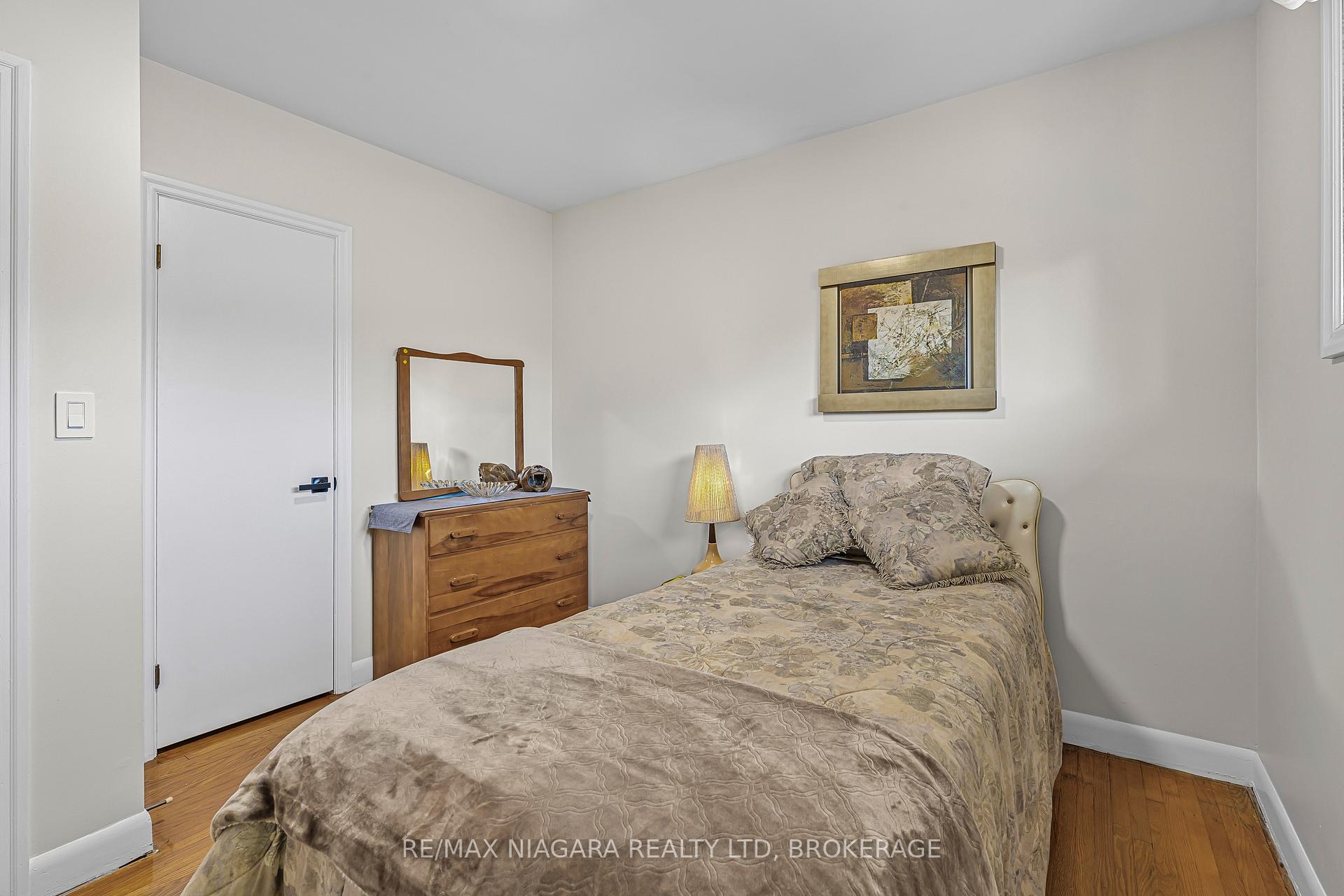 Photo 21 of 448 Bunting Road, St. Catharines, Carlton/Bunting — HOMEH