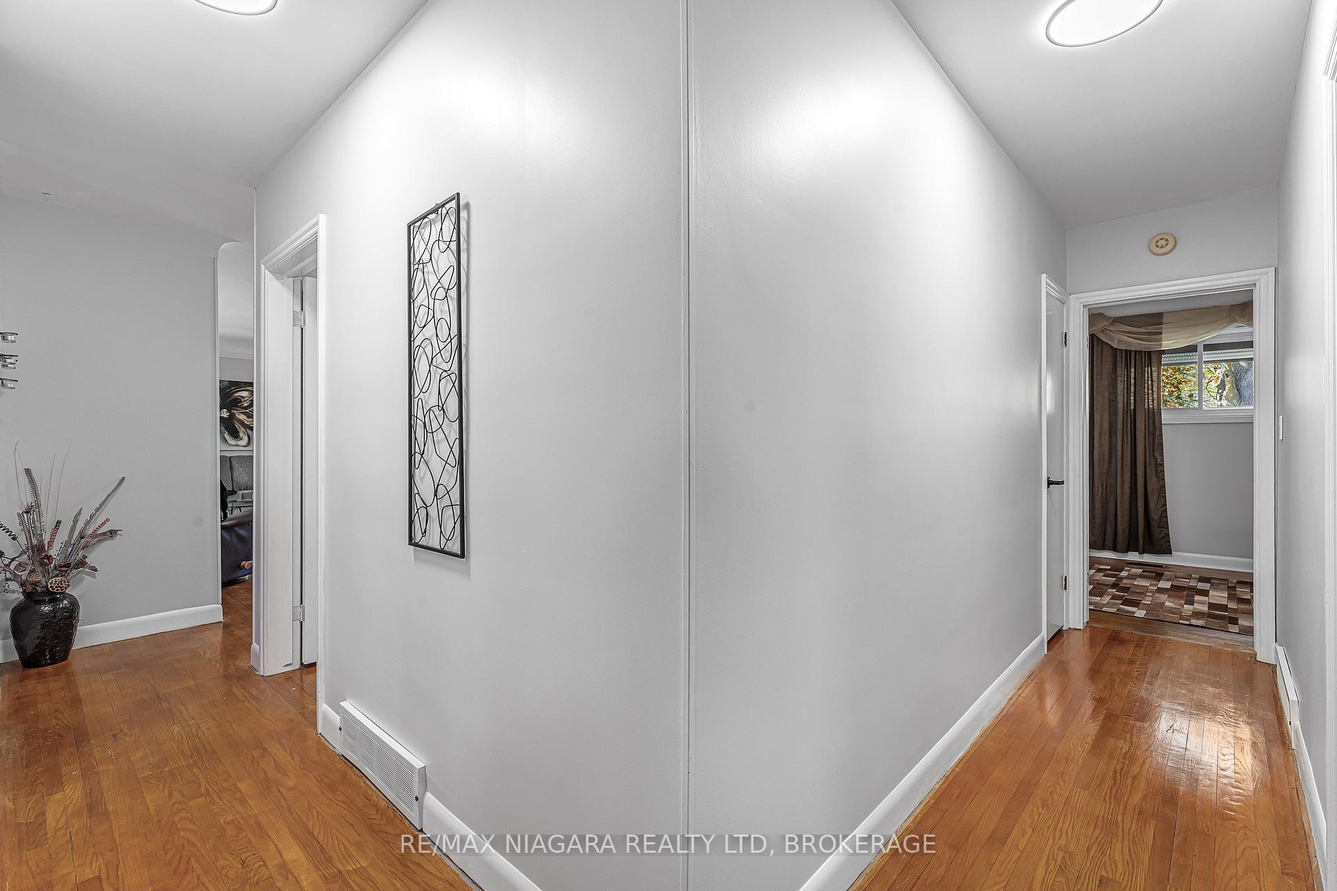 Photo 22 of 448 Bunting Road, St. Catharines, Carlton/Bunting — HOMEH